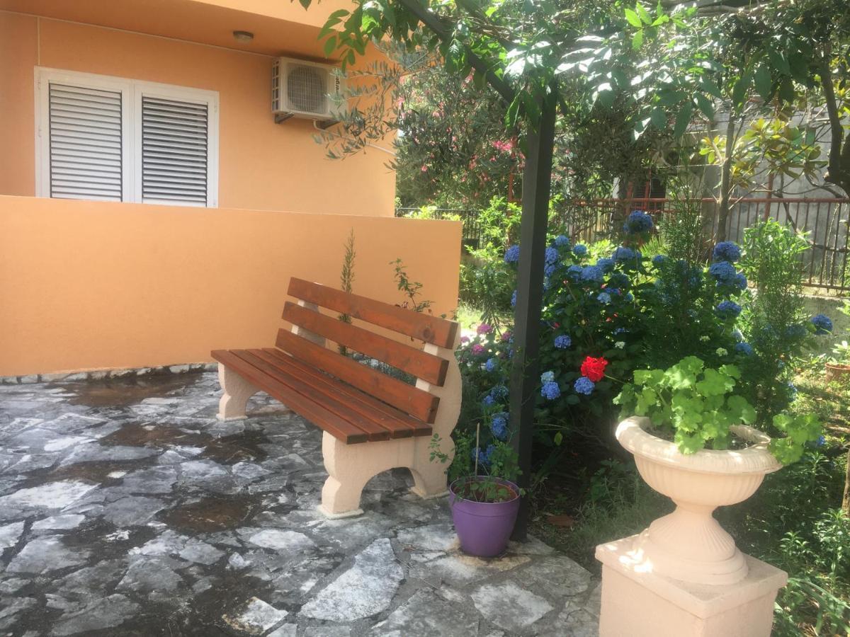 Apartments Villa Viktoria Тиват Экстерьер фото